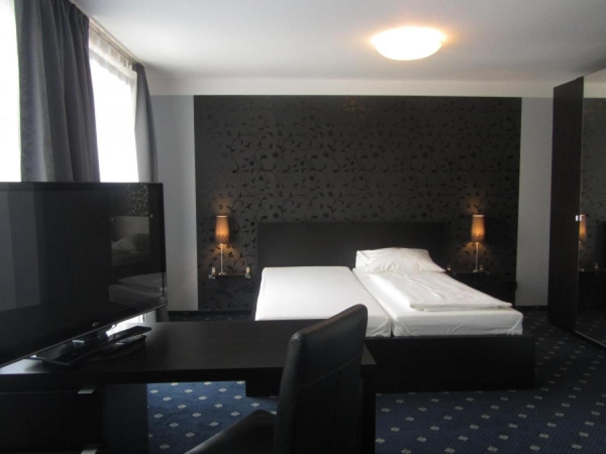 Hotel Am Berliner Platz Langenfeld  Bilik gambar