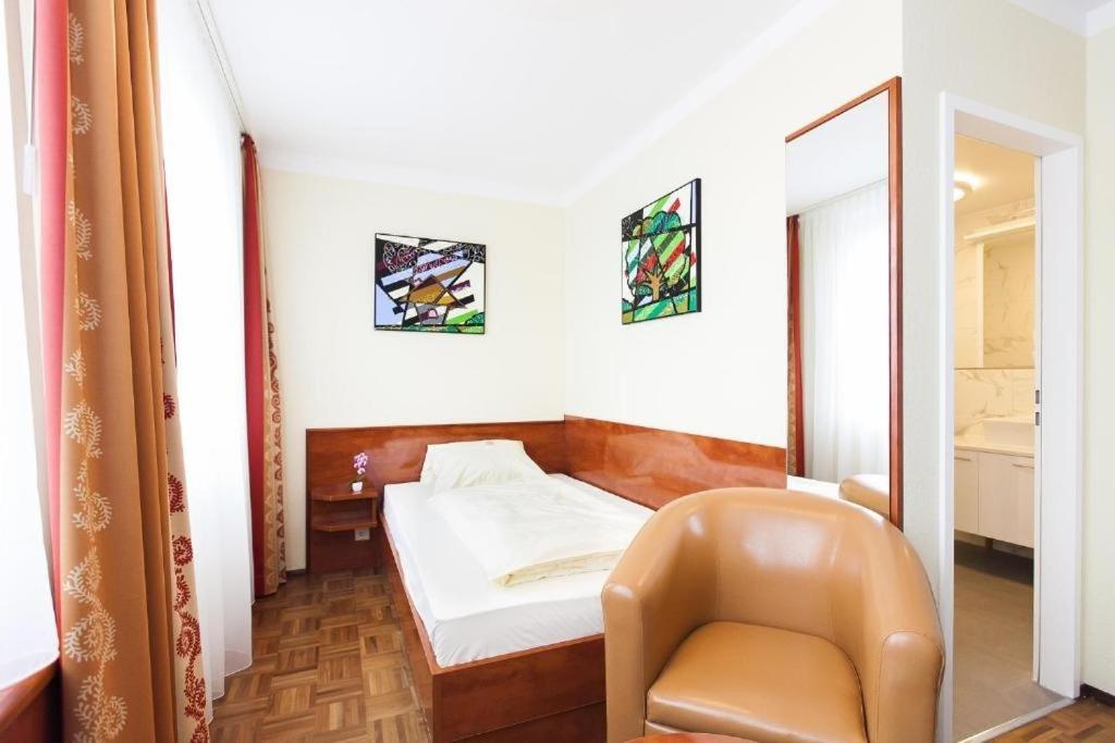 Hotel Am Berliner Platz Langenfeld  Bilik gambar